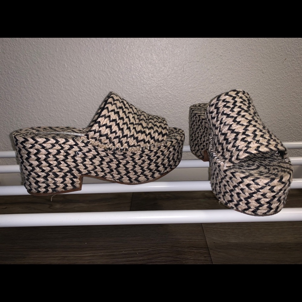 Platform sandals